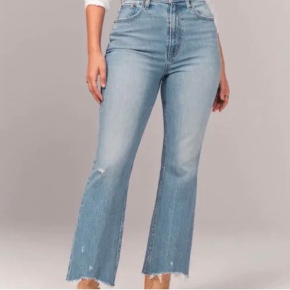 Abercrombie & Fitch Jeans Ultra High Rise Kick Flare Size 27